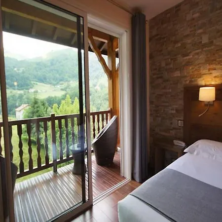 فندق Logis Erreguina 2*