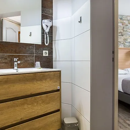 Hotel Logis Erreguina 2*