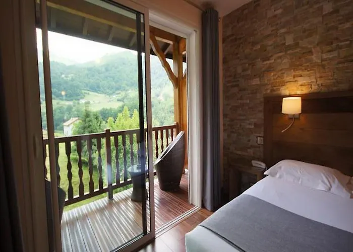 Otel Logis Erreguina 2*