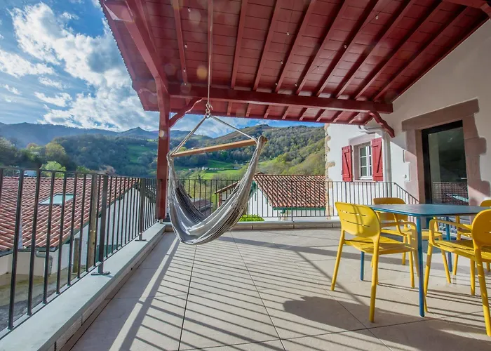 מלון Logis Erreguina 2*