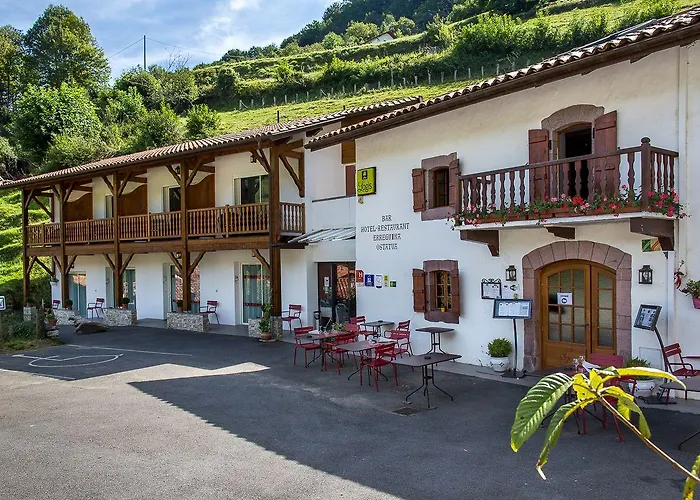 Logis Erreguina מלון 2*