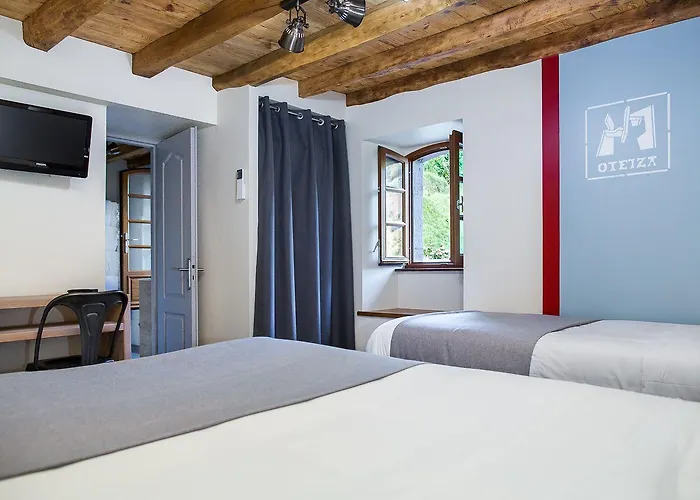 Logis Erreguina Otel 2*