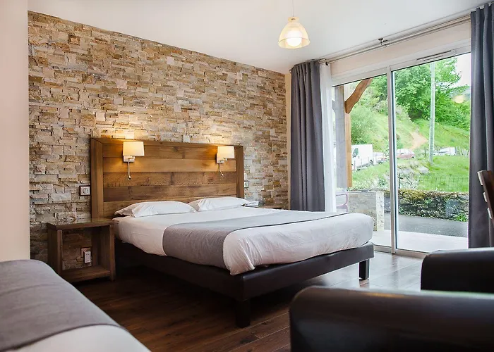 Otel Logis Erreguina